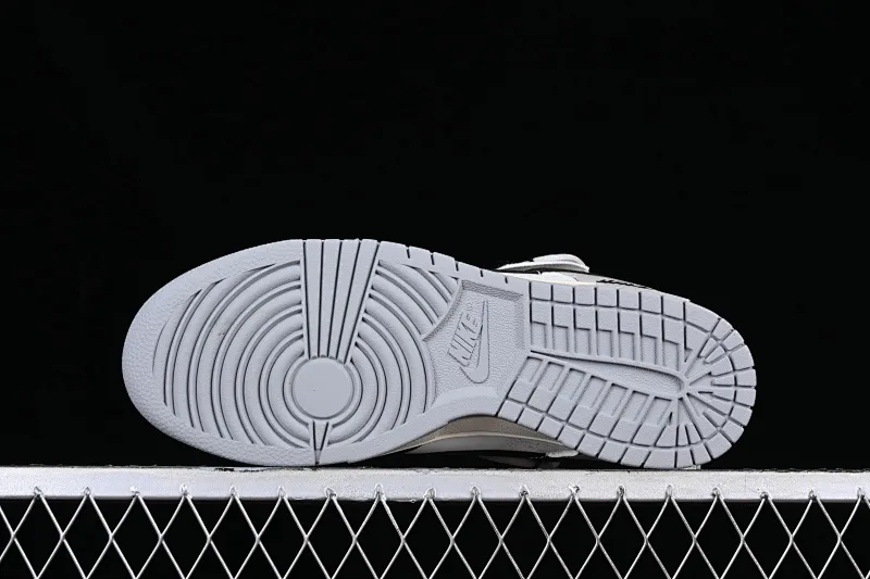 All Categories Nk SB Dunk Series Nk SB Dunk Low Low-top sneakers Nk Dunk Low Retro Panda Prank Space Exploration Star Trek Customized version of deconstructed straps retro distressed Panda low-top sneakers DJ6188-003